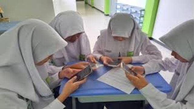 Dampak Penggunaan Smartphone terhadap Konsentrasi Belajar